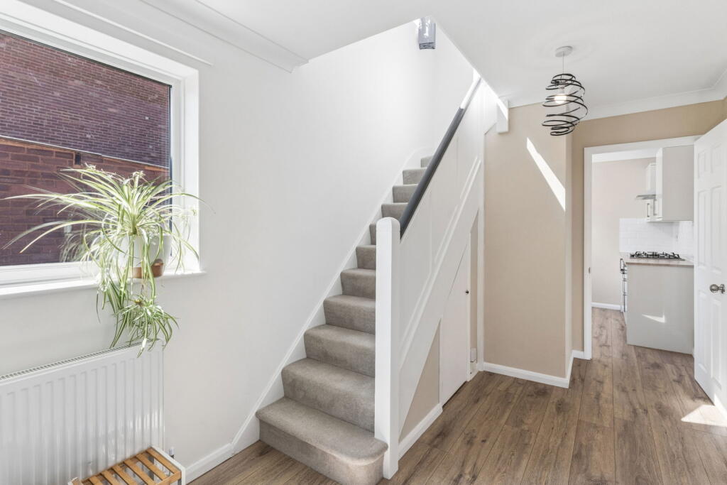 House in Dunstable, Central Bedfordshire - View 5