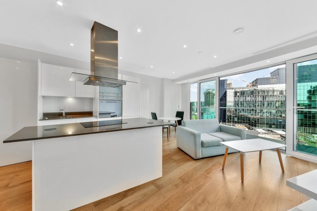 1-bed flat on Crossharbour Plaza, Isle Of Dogs, London, E14, £525,000