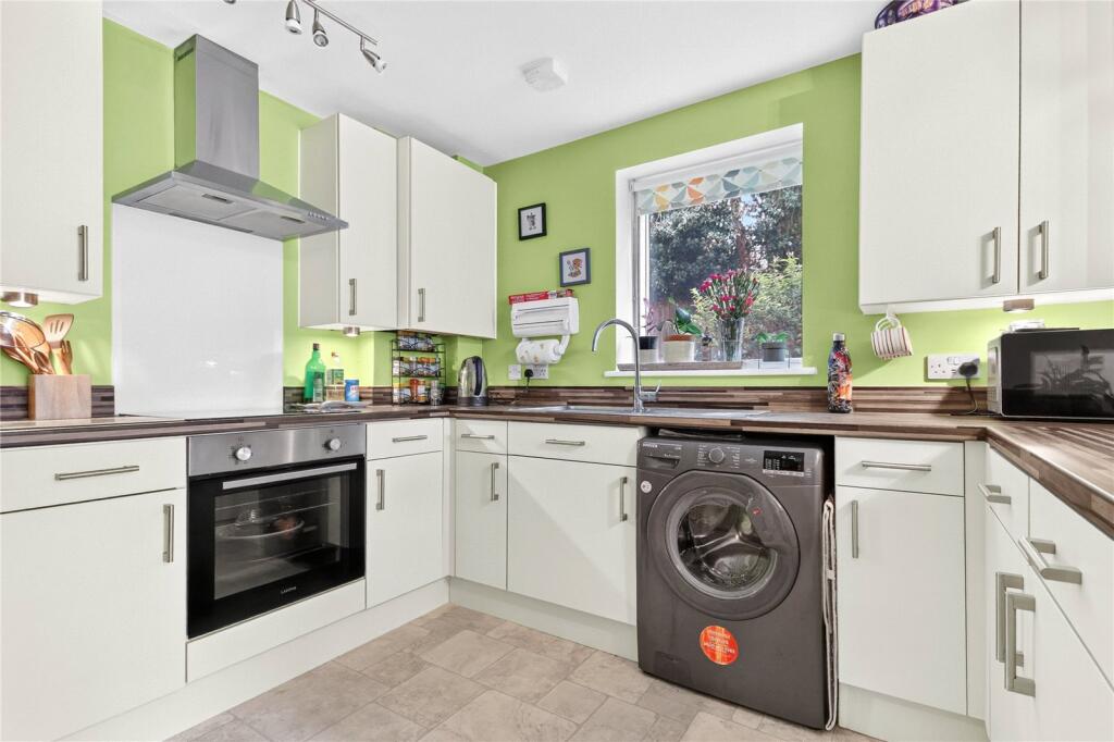 Apartment in Reading - View 4