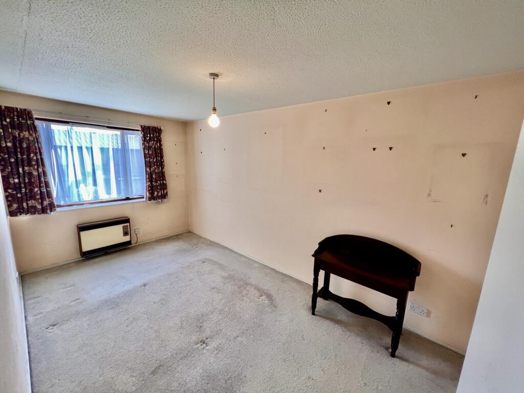 Apartment in London, Hanwell - View 4