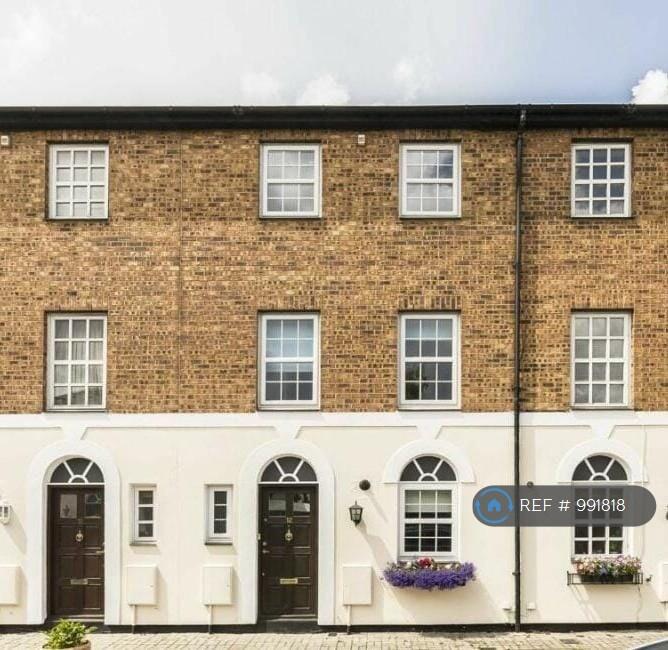 Main image of property: Copenhagen Gardens, London, W4