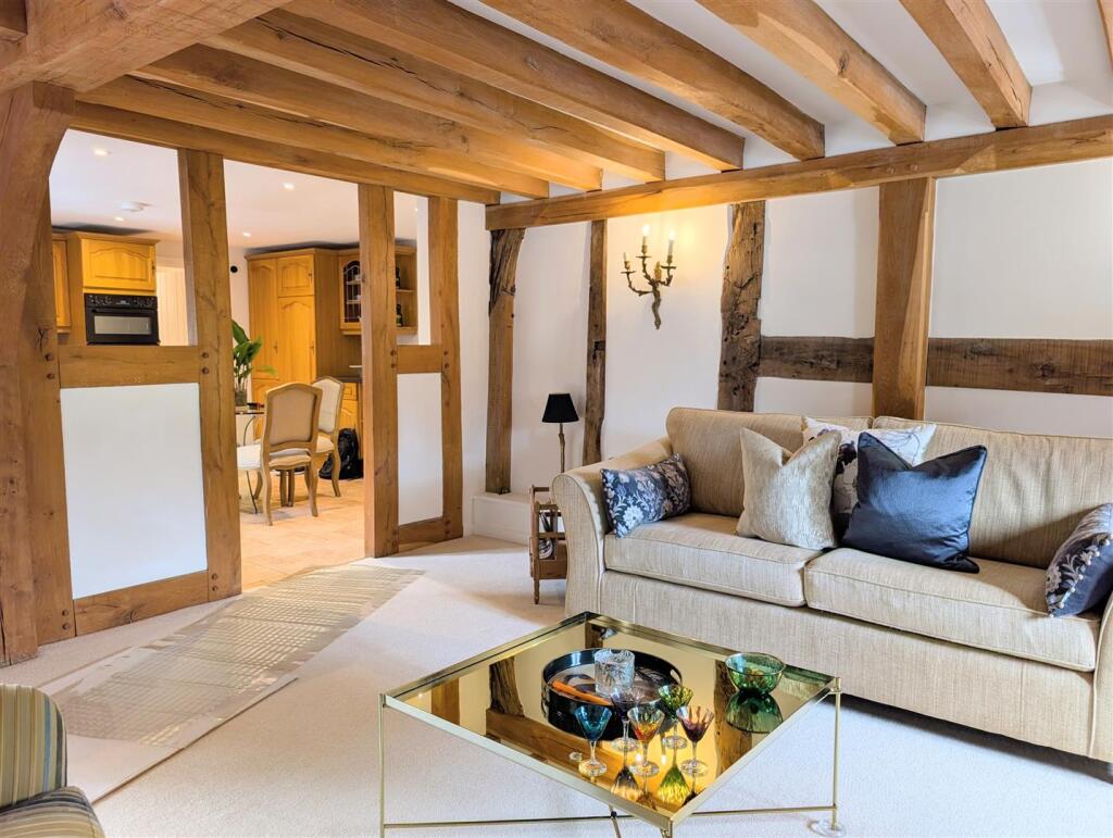 Cruck Barn, Carver Street, Pontesbury, Shrewsbury, SY5 0SB photo 4