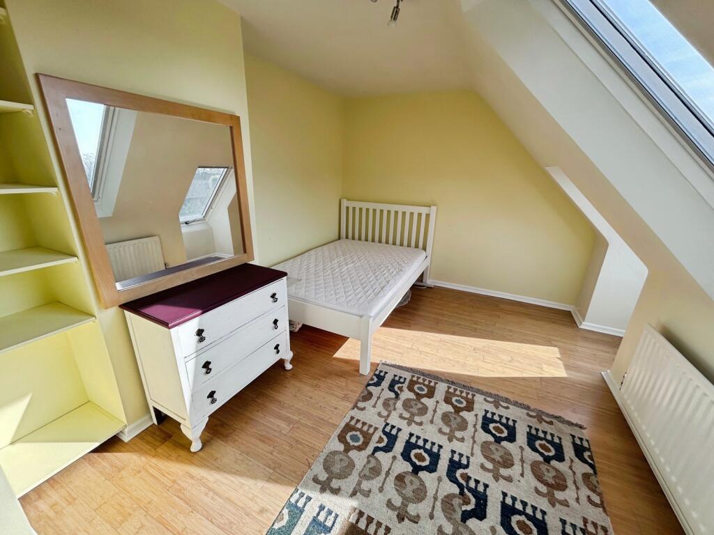 Main image of property: Oaklands Road, Havant, Hampshire, PO9