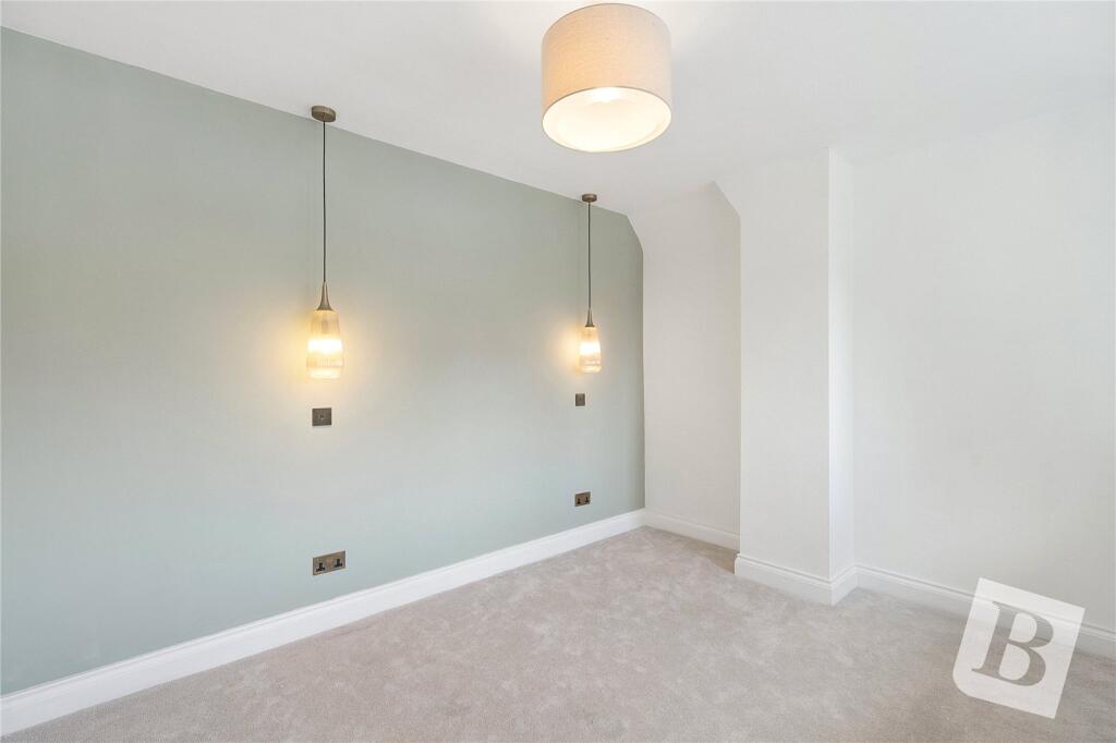 Apartment in Basildon, Essex - View 4