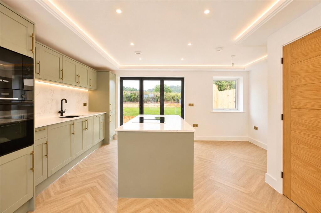 House in Taunton, Compton Dundon - More
