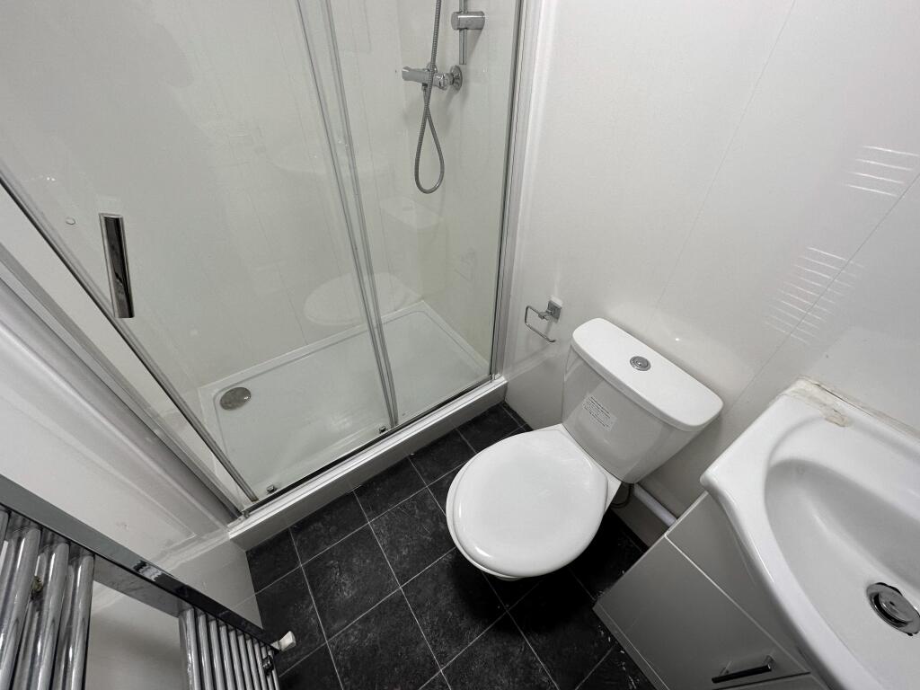 1 bedroom house share for rent