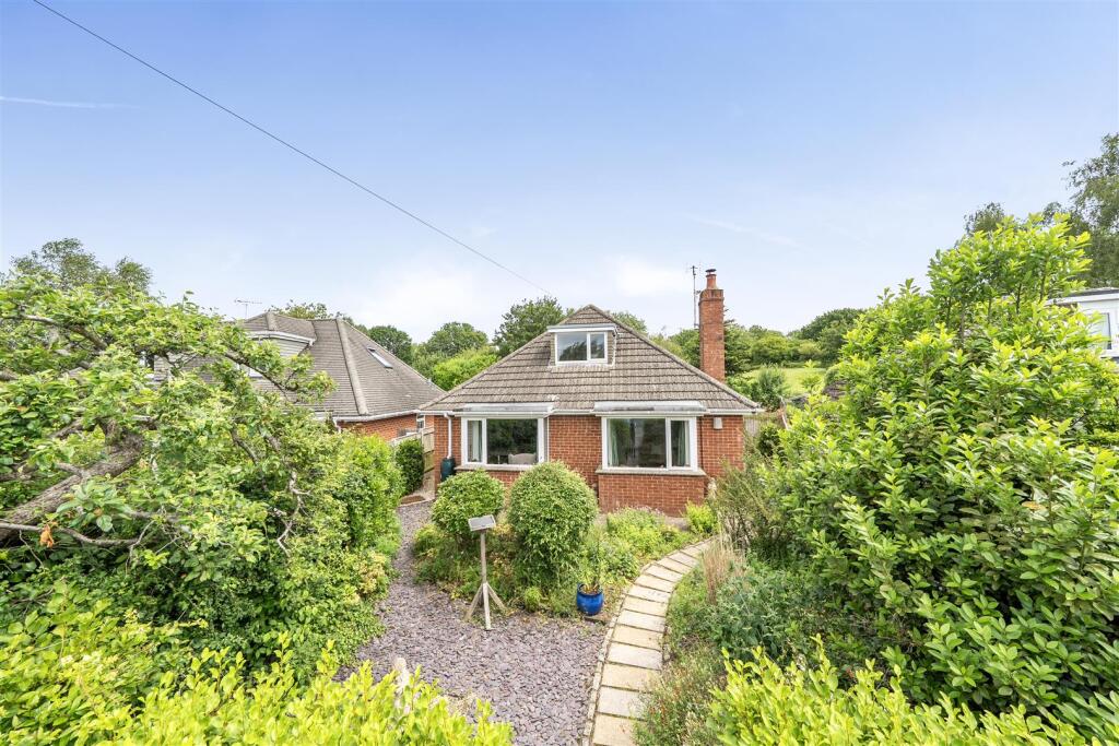 Main image of property: Higher Shapter Close, Topsham, Exeter