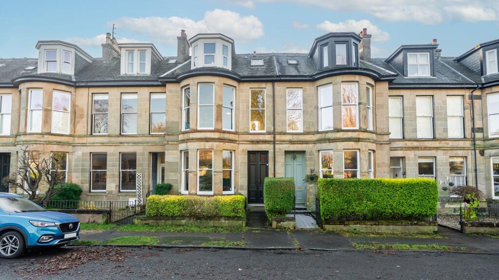 Main image of property: 7 Glennan Gardens, Helensburgh, G84 8XT