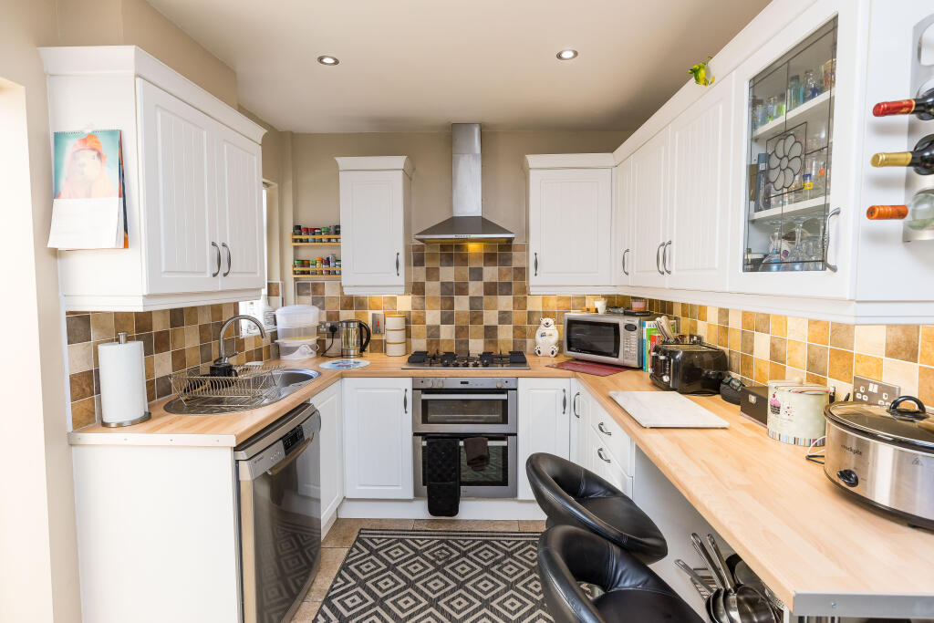 Rogers Lane, Wrexham, LL11 photo 4