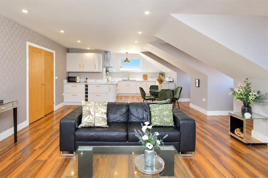 Rayleigh Road, Leigh-on-Sea, Essex, SS9 photo 2