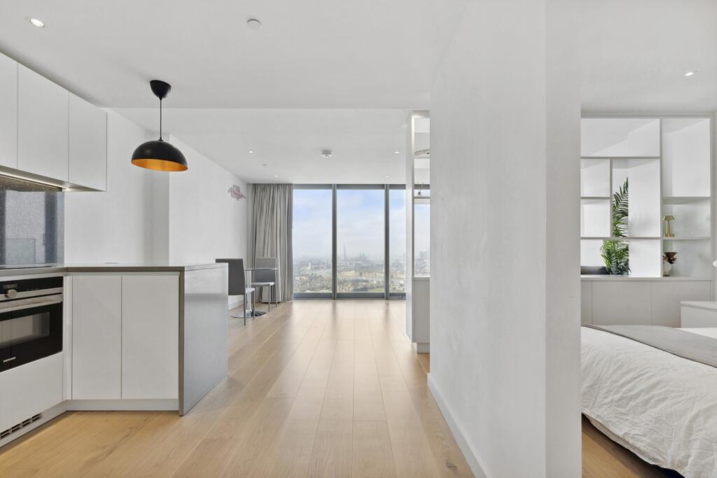 Main image of property: Landmark Pinnacle, Marsh Wall, E14