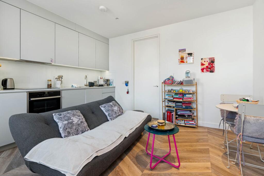 Apartment in London - View 3