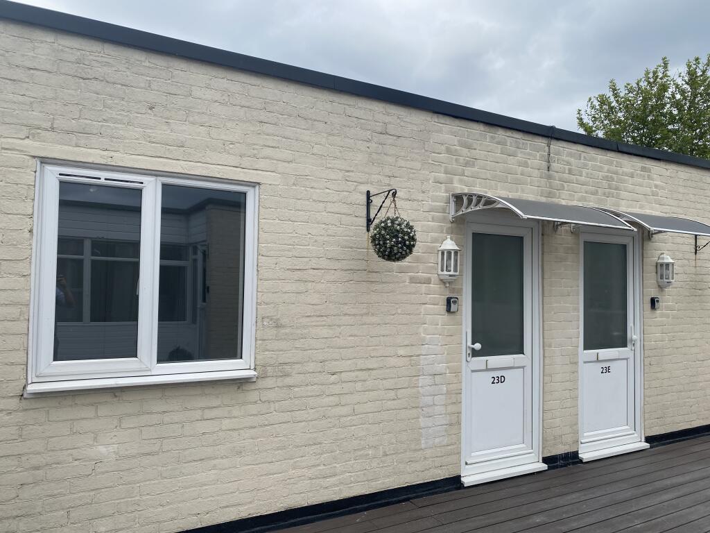 Main image of property: Commercial Road, Totton, Hampshire, SO40
