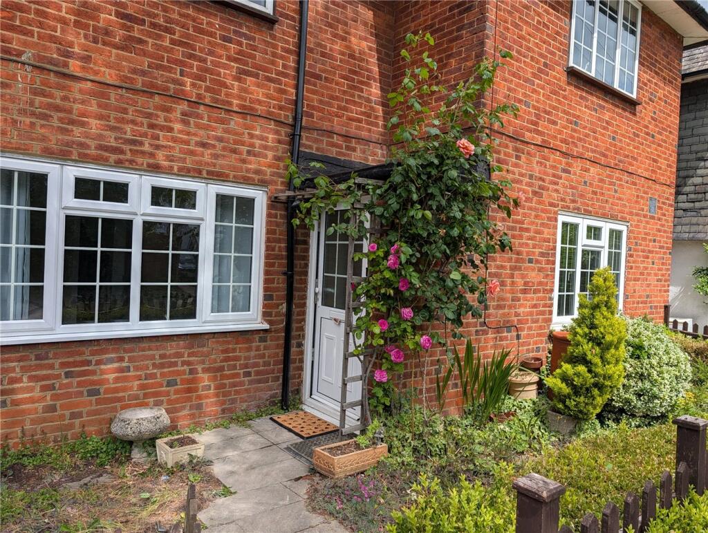Main image of property: Roe Lane, Kingsbury, London, NW9