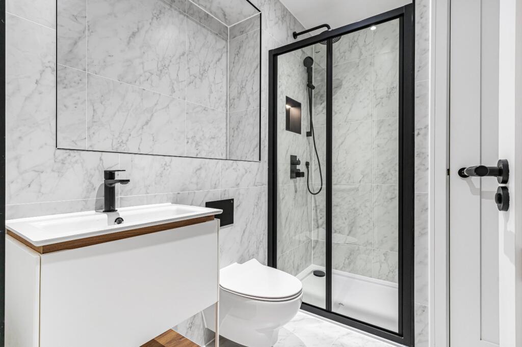 House in London - View 5