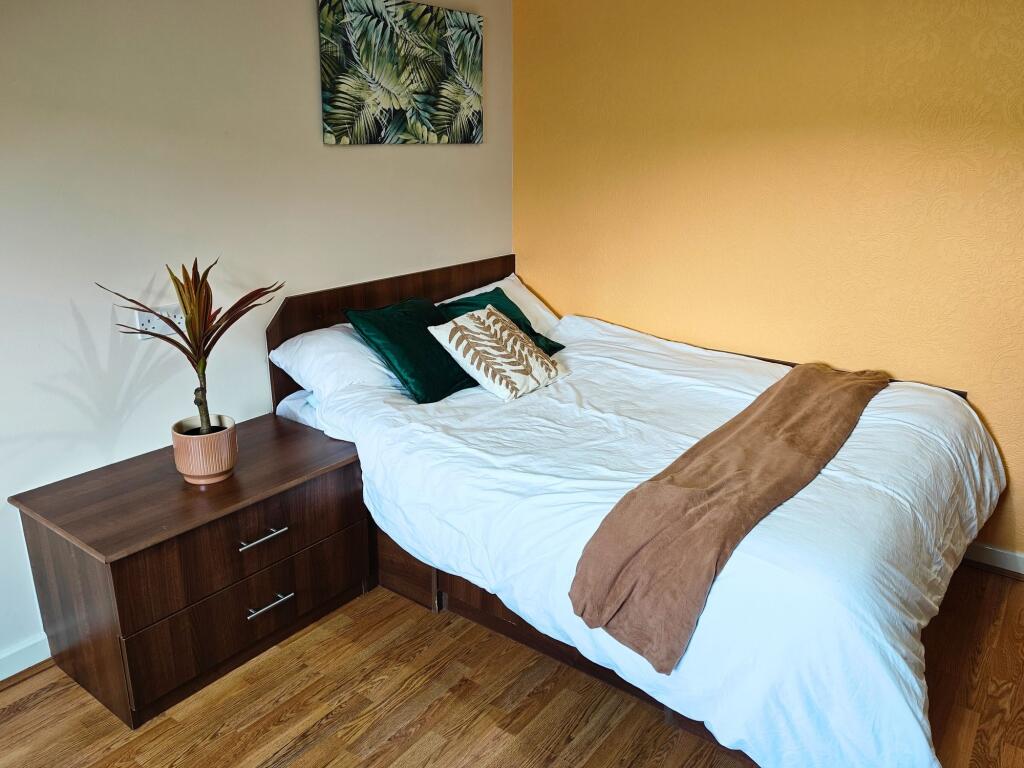 3 bedroom house share for rent