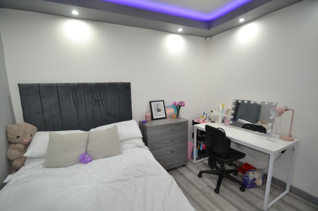 1 bedroom house share for rent