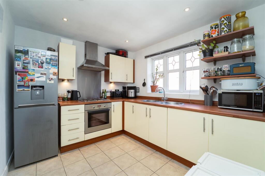 Apartment in Manchester, Whalley Range - View 3