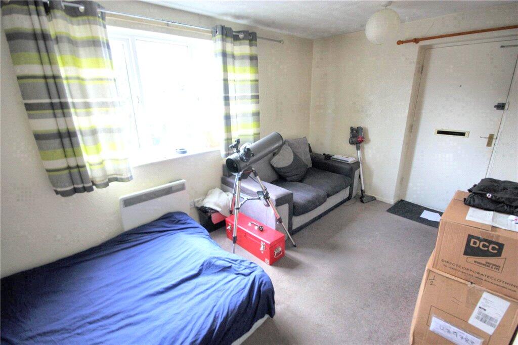Henley Drive, Droitwich, Worcestershire photo 3
