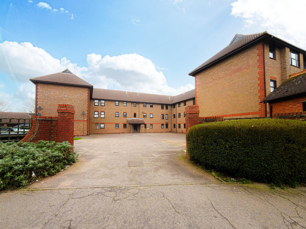 Main image of property: Hanbury Gardens, Colchester, CO4