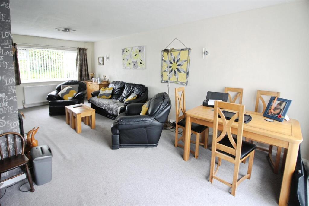 House in Leeds, Garforth - View 4