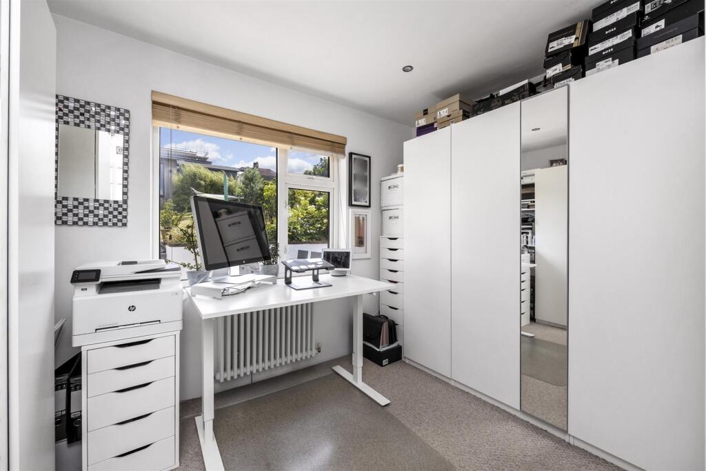 Westfield Crescent, Patcham, Brighton photo 4