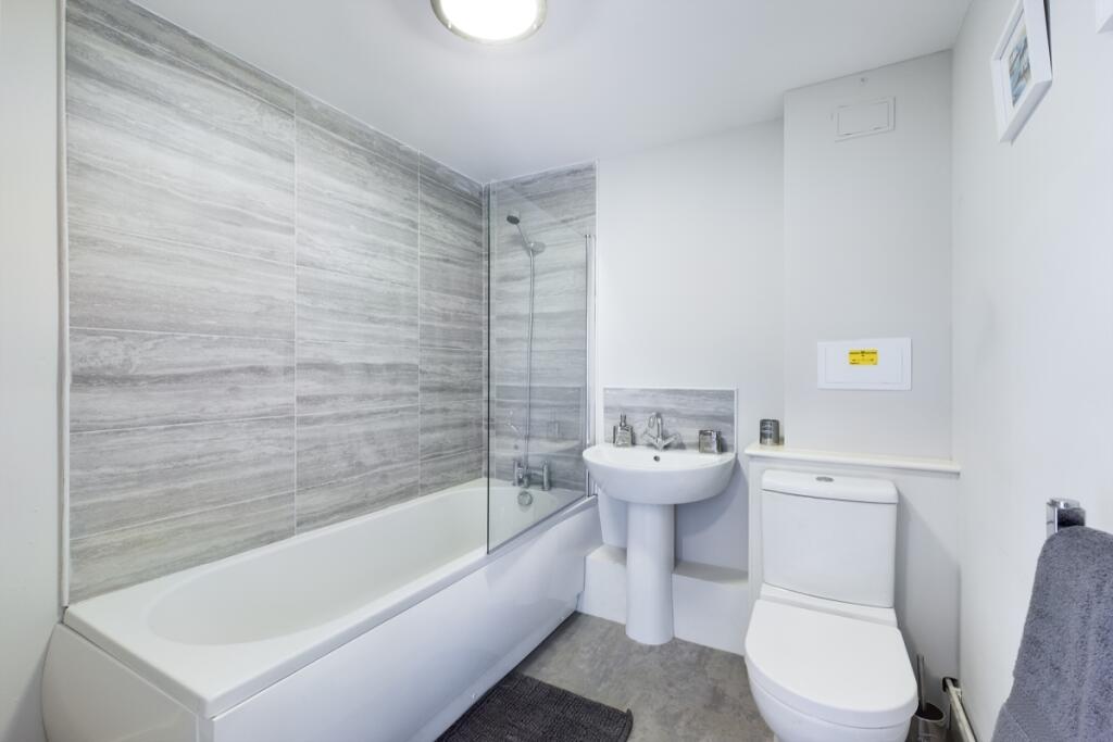 Apartment in Northampton - View 4