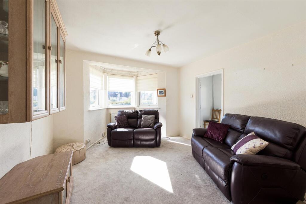 House in London, Highams Park - View 3