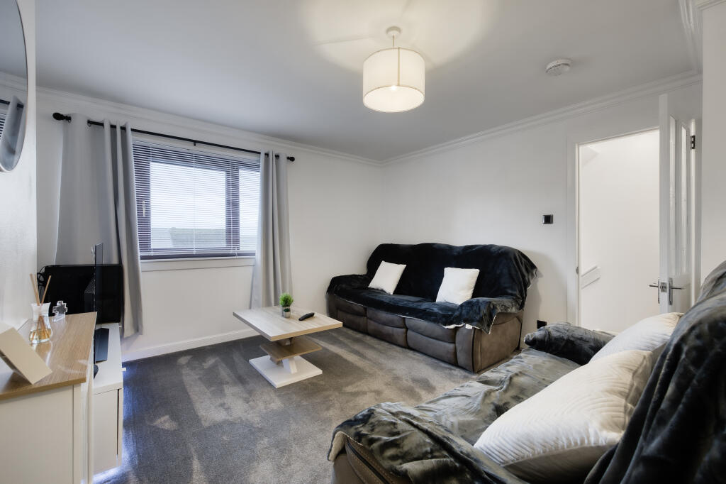 76, Beechwood Drive, Alexandria, West Dunbartonshire G83 photo 3