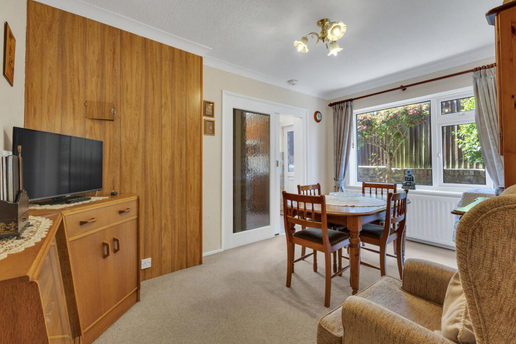 House in Dunstable, Central Bedfordshire - View 5