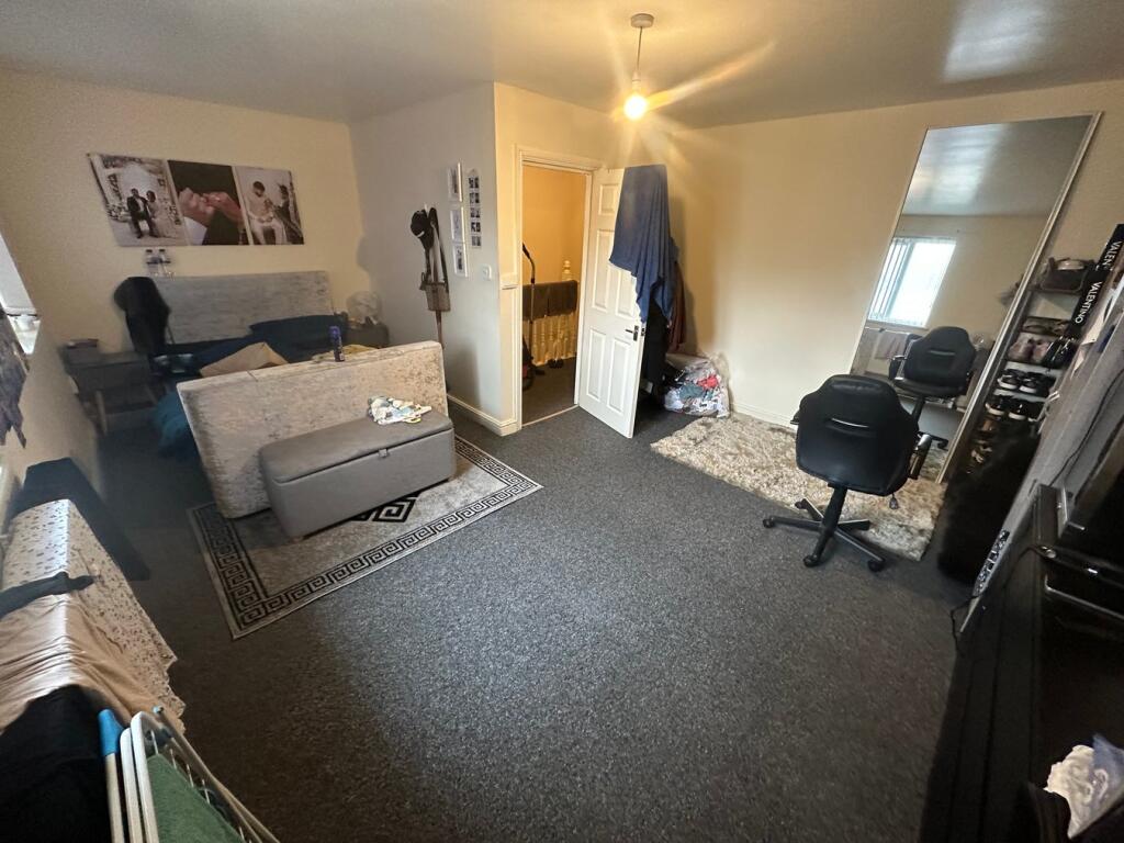 Stand Lane, Radcliffe, Manchester, M26 - More
