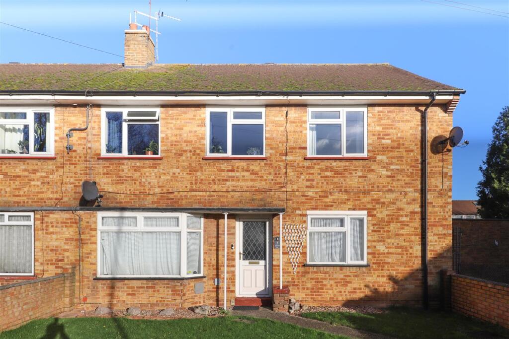 2-bed flat on Peggotty Way, Hillingdon, UB8, £339,950