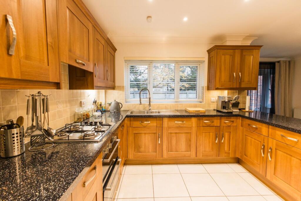 Scots Pine Court, Red Lodge, Bury St. Edmunds photo 2