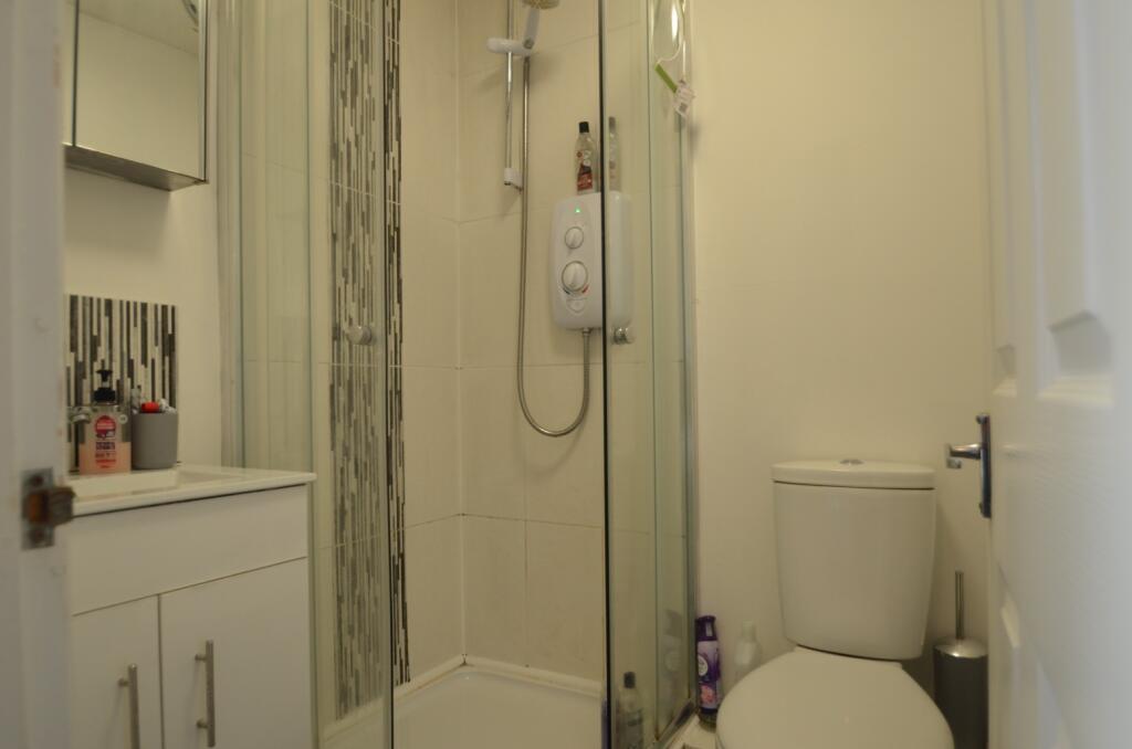 Apartment in Cheltenham, Gloucestershire - More