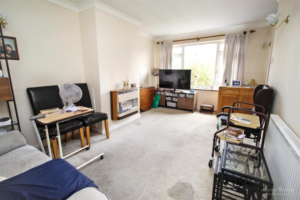 Colyton Way, Purley On Thames, Reading photo 3