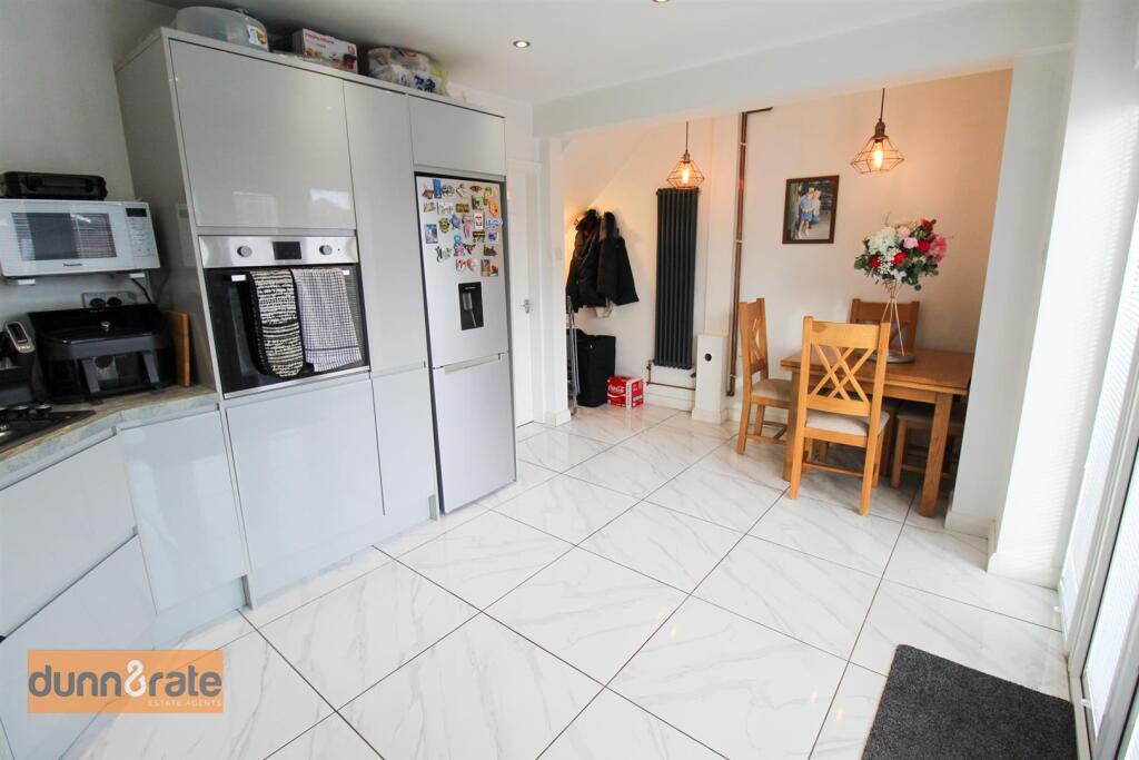 Honiton Walk, Longton, Stoke-On-Trent photo 4