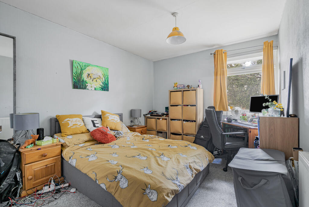 Apartment in Runnymede, Egham Wick - View 4