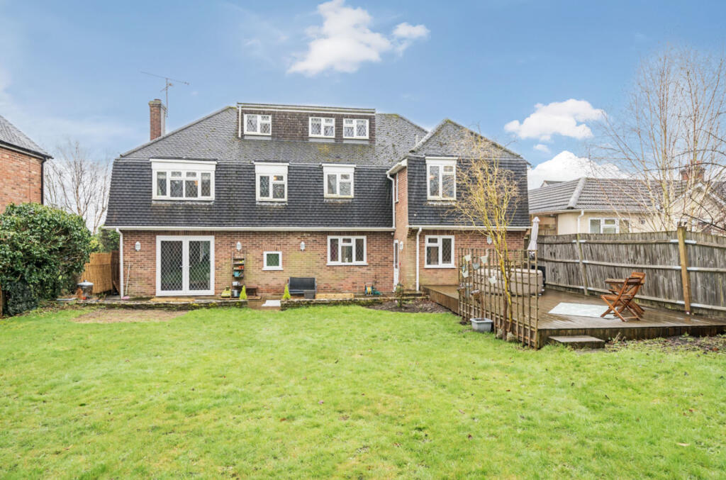 Main image of property: Gravel Road, Farnham, Surrey, GU9