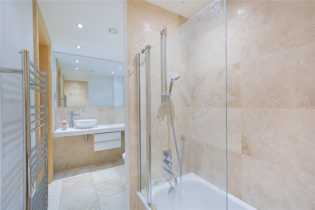 Apartment in London - View 5