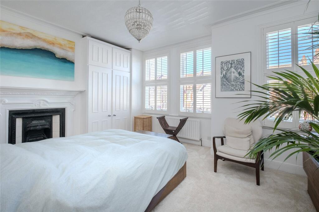 House in London, Fayland Estate, Furzedown - More