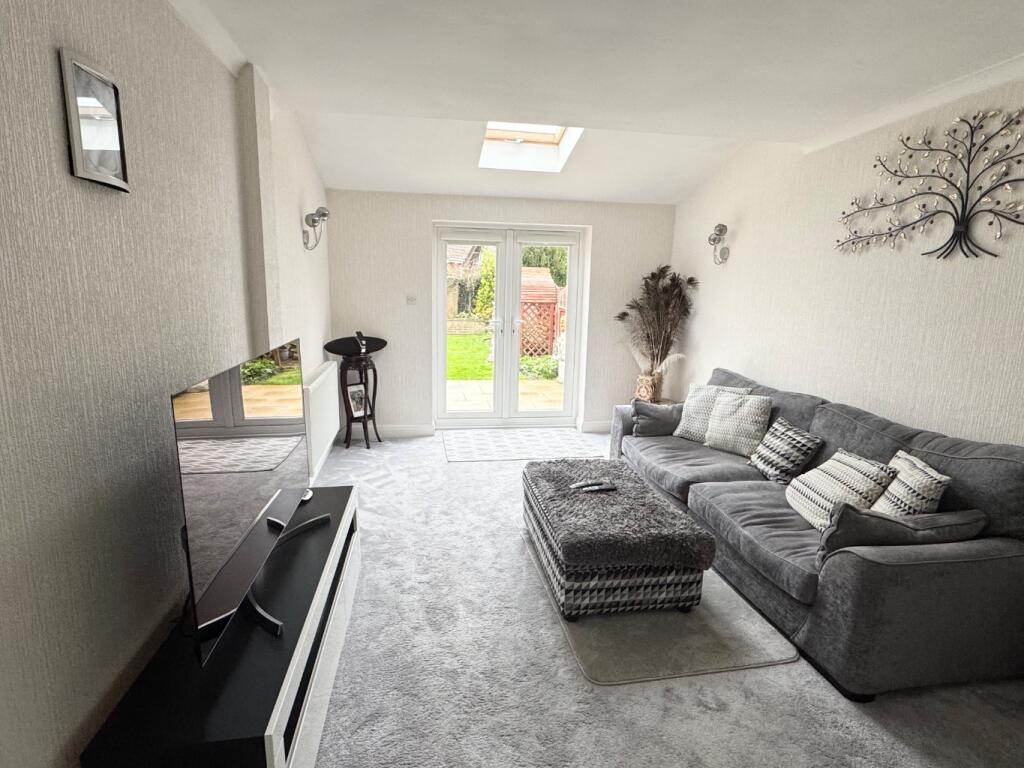 Blackfield Road, Fawley, Southampton, Hampshire, SO45 photo 3