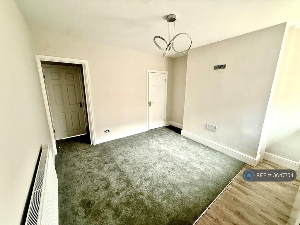 House in Stockport, Portwood - View 5