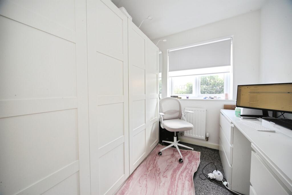 Apartment in Luton - View 5
