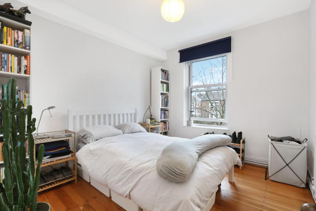 Apartment in London - View 5