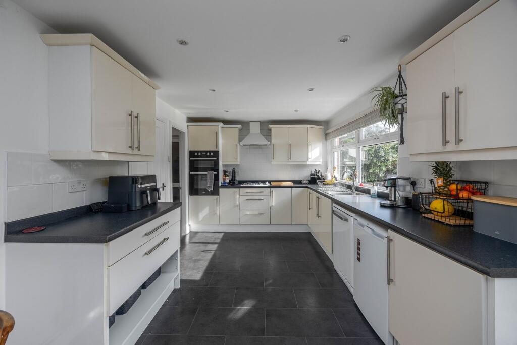 House in Wolverhampton, West Midlands - View 4