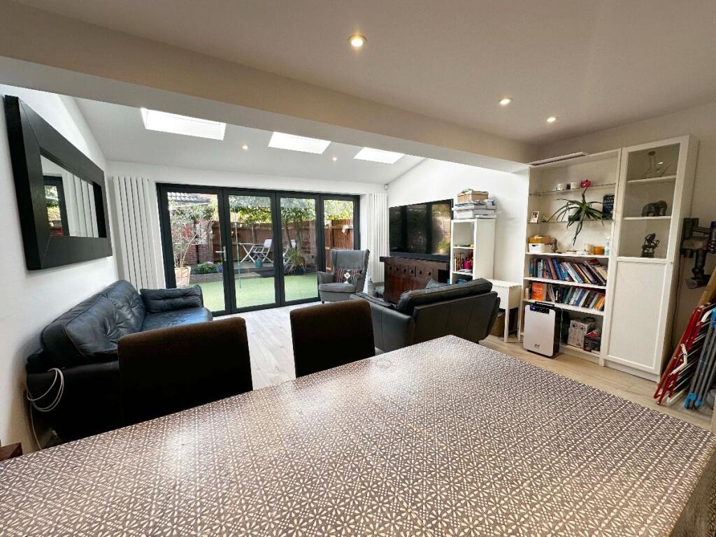 Purser Drive, Chase Meadow, Warwick photo 4