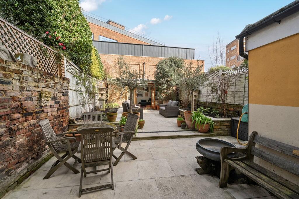 House in London, Walham Green, Fulham - View 3