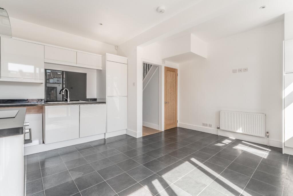 House in London - View 5