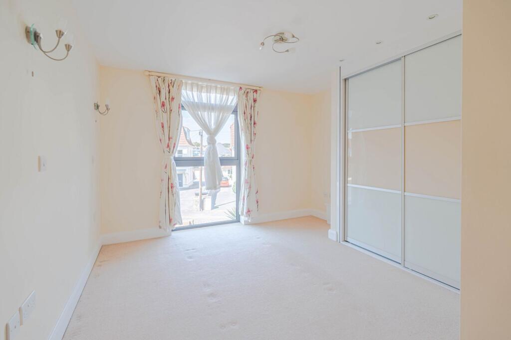 Apartment in Bournemouth - More