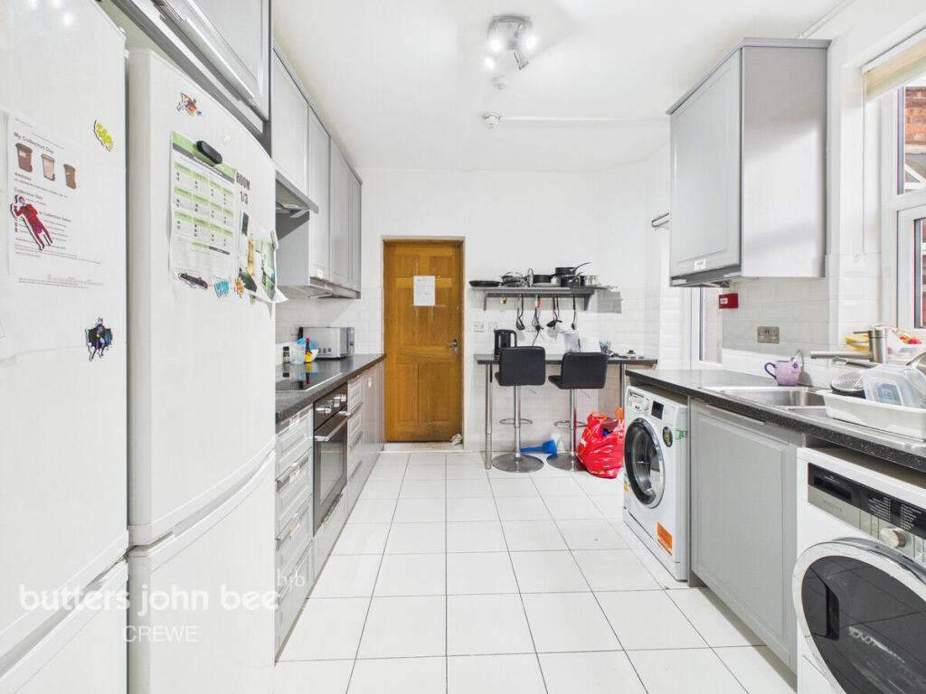 House in Crewe, Cheshire East - View 3